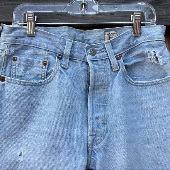 Distressed Levi’s 501 jeans - Picture 6 of 9